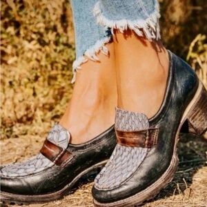 Freebird by Steven Bristol Black & Blue Leather Chunky Block Heel Loafers Size 9